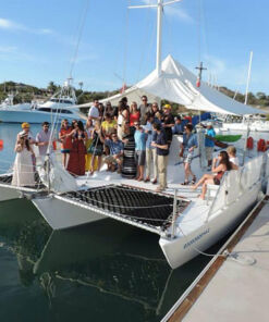 Renta de Catamarán Moderno en los Cabos para Eventos