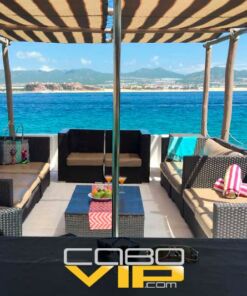 Moderno-Catamarán-en-Renta-en-los-Cabos 1