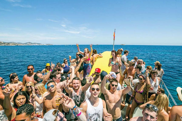 diversion con amigos en los cabos