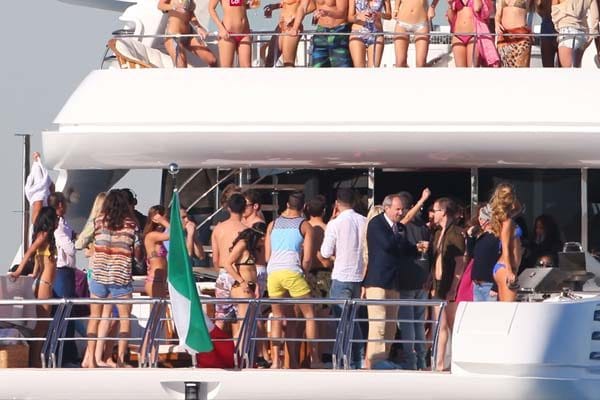 mar y fiesta en los cabos