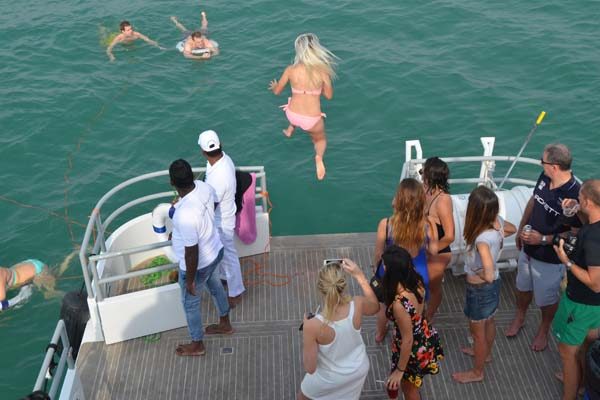 Renta de Yates para Diversion y Fiesta