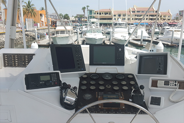 yates-camaranes-y-pesca