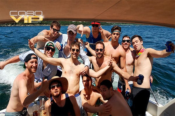 Despedida de soltero sobre yate en Los Cabos