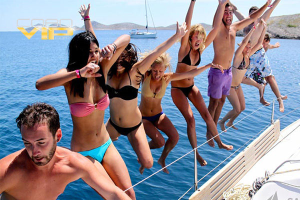 Botes para todo tipo de fiesta en Los Cabos