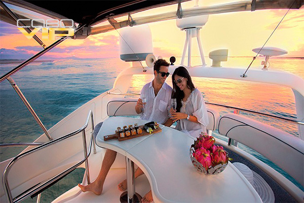 Cena romántica en Yate de Lujo en Los Cabos