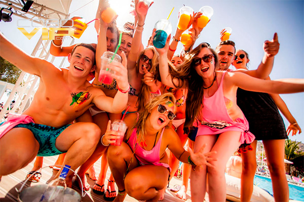 Cumpleaños abordo de Catamaran en Los Cabos