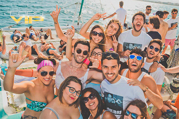 Cumpleaños abordo de Catamaran en Los Cabos