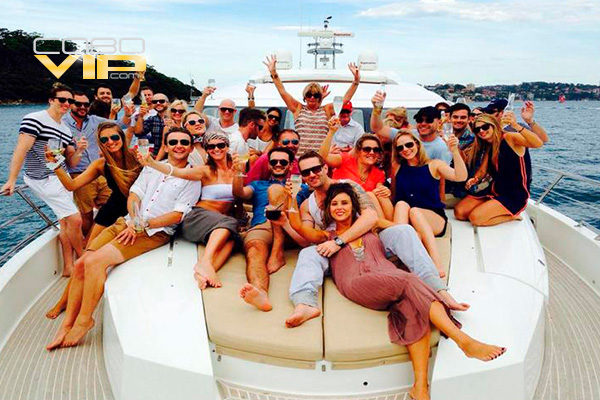 Cumpleaños en Los Cabos abordo de mega yate