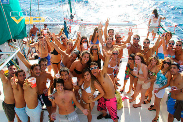 Despedida de Soltero VIP abordo de Mega Yate en Cabo