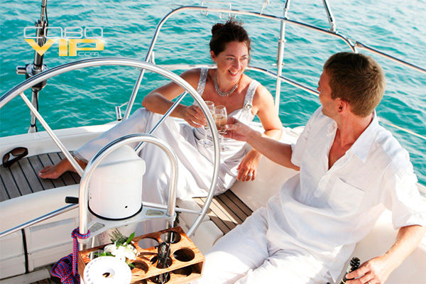 Fiesta de Compromiso abordo de Velero en Cabo