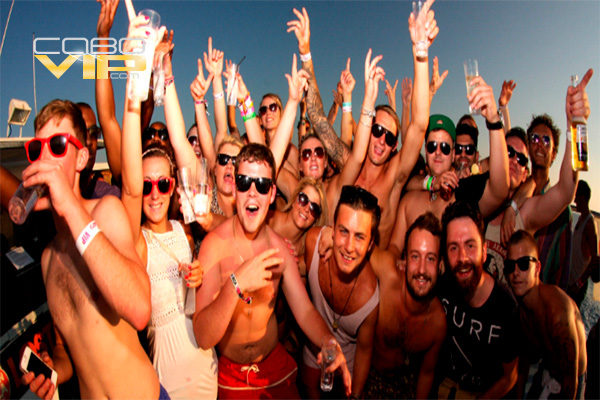 Fiesta de Graduación abordo de Catamaran