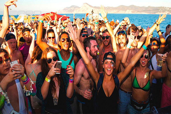 Mega Yates para fiestas en Los Cabos