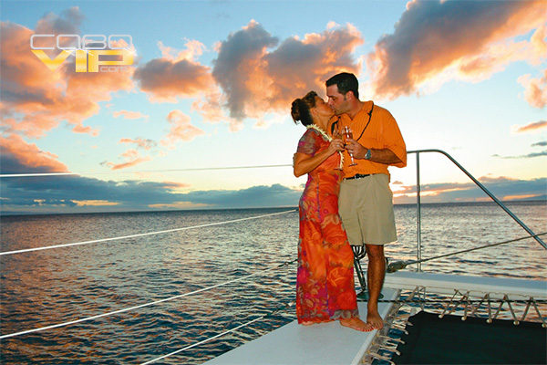 Romántica Luna de Miel abordo de Yate en Los Cabos