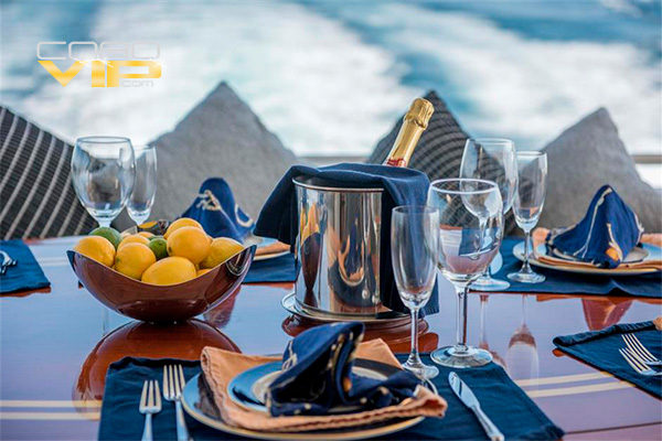 Yate de Lujo para Entrega de Anillo en Los Cabos