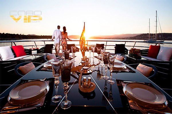 Yate de Lujo para Entrega de Anillo en Los Cabos