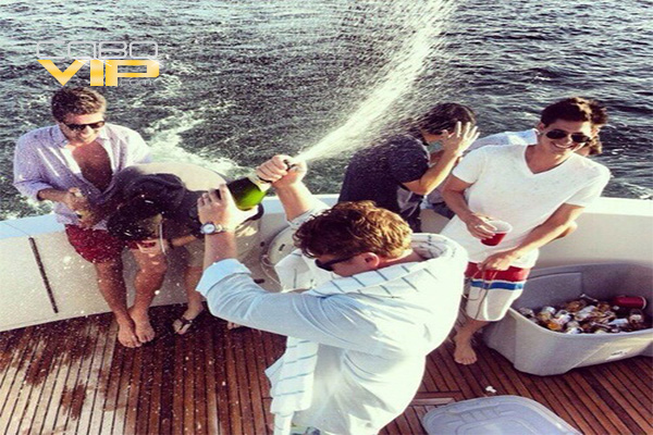 Yates y Fiesta en Los Cabos