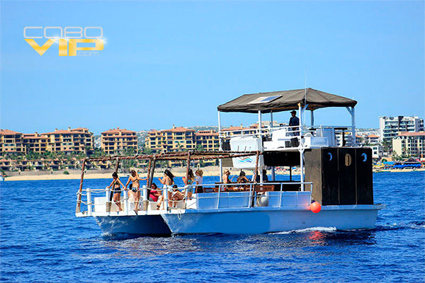 Catamaranes para toda ocasión en Los Cabos