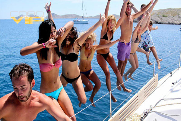 Despedida de Soltero en Catamaran en Cabo San Lucas