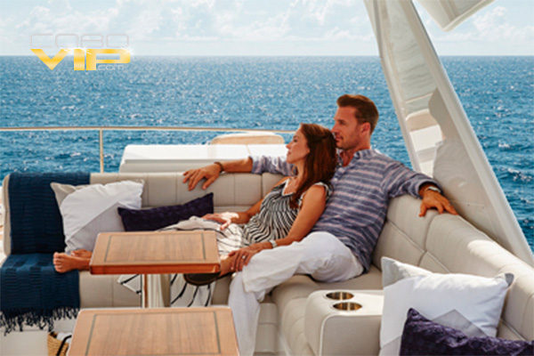 Lujoso Mega Yate en Cabo para Luna de Miel
