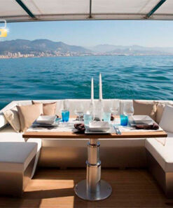 Renta de Yate Italiano de Lujo en Los Cabos