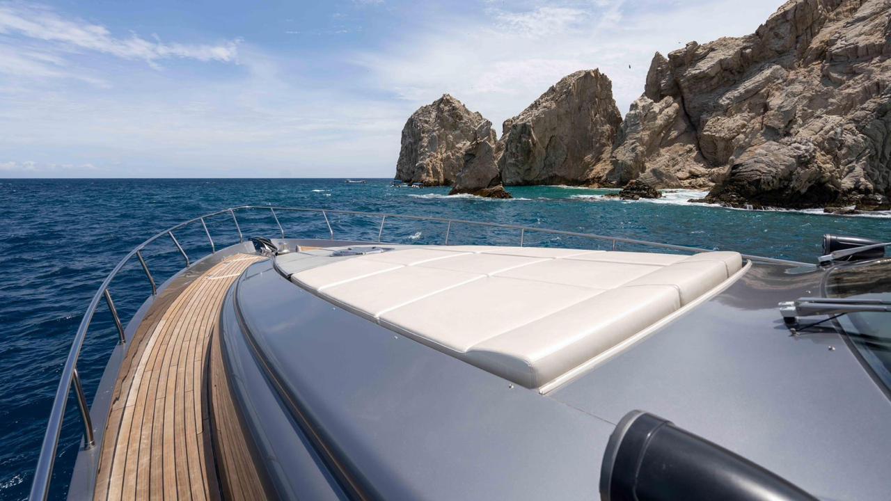 PEARSHING-75-FT-YACHT-CHARTER-CABO-12.jpeg