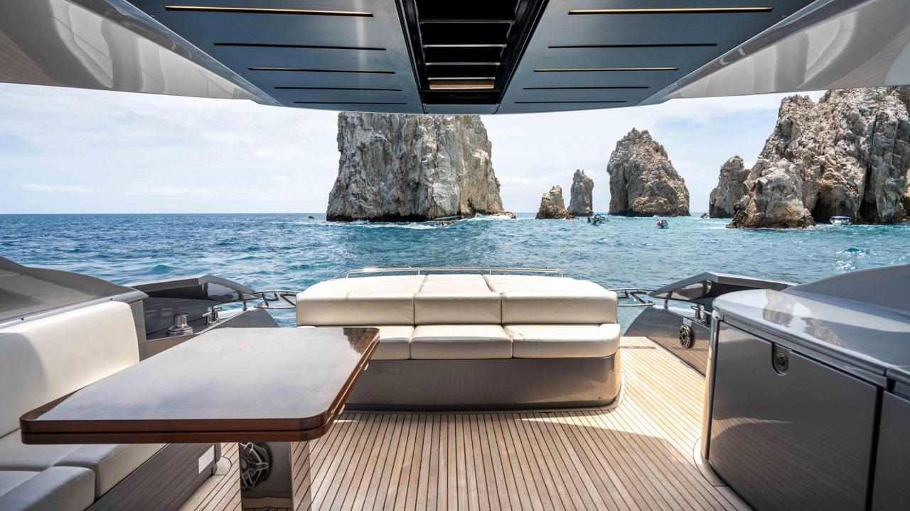 PEARSHING-75-FT-YACHT-CHARTER-CABO-7.jpeg
