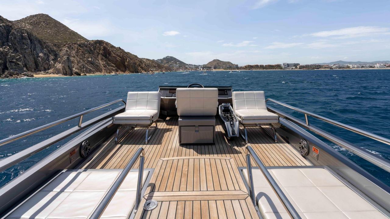 PEARSHING-75-FT-YACHT-CHARTER-CABO-8.jpeg
