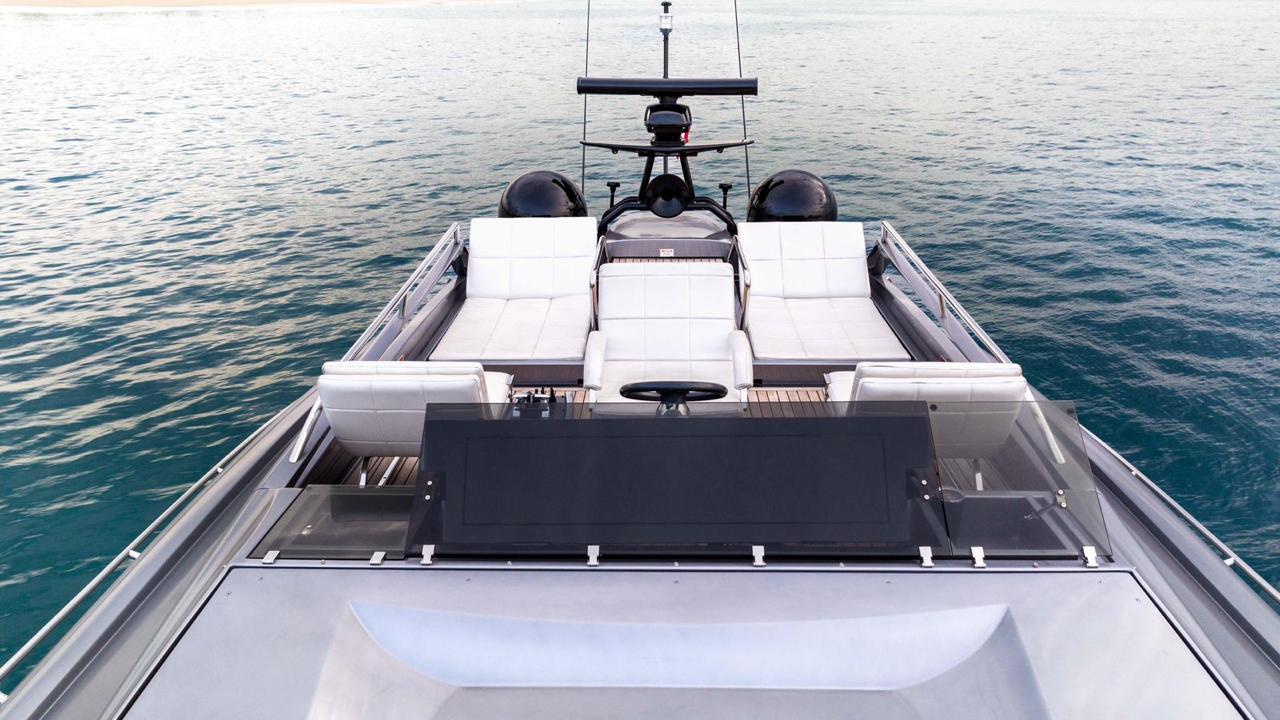 PEARSHING-75-FT-YACHT-CHARTER-CABO-9.jpeg